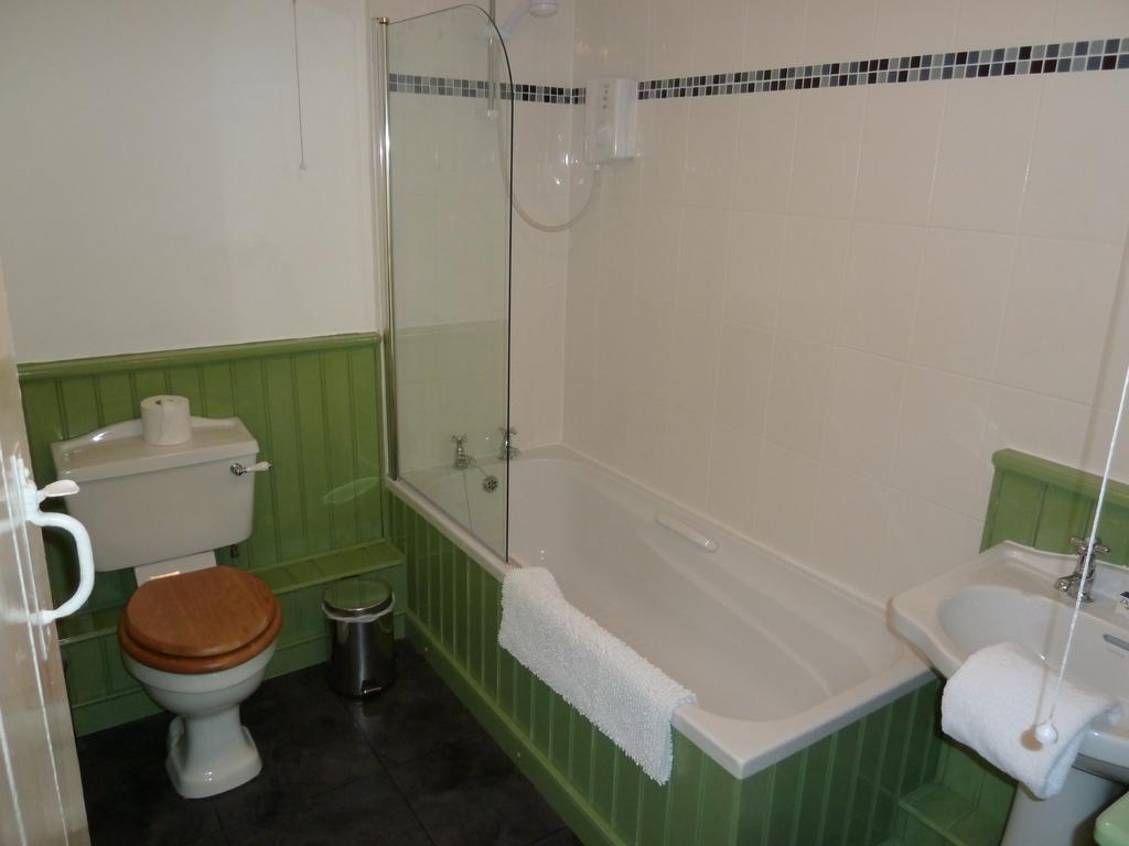 Bronfelin & Troed-Y-Rhiw Holiday Cottage Лланвртид-Уэлс Экстерьер фото