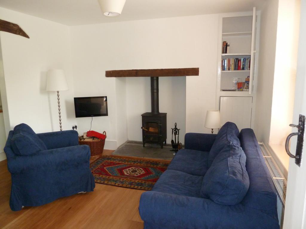 Bronfelin & Troed-Y-Rhiw Holiday Cottage Лланвртид-Уэлс Экстерьер фото