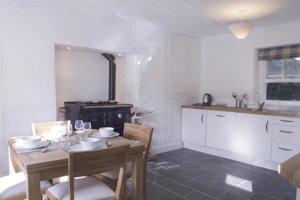 Bronfelin & Troed-Y-Rhiw Holiday Cottage Лланвртид-Уэлс Экстерьер фото